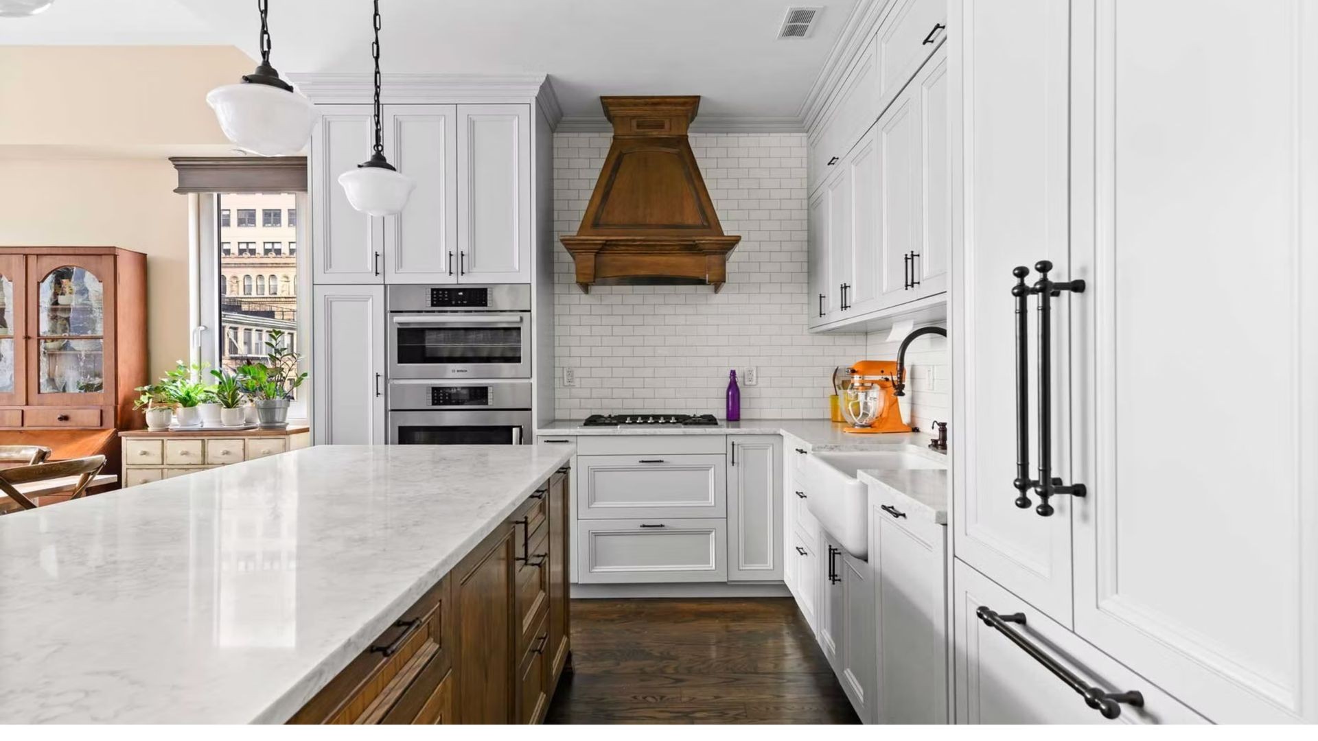 Custom Kitchen Cabinets